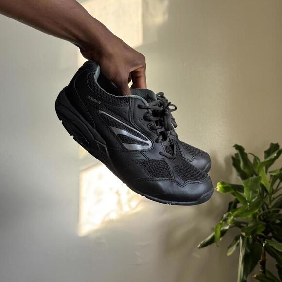 Shoes - Vintage Dr Scholls women’s black gorpcore‎ sneakers size 9.5